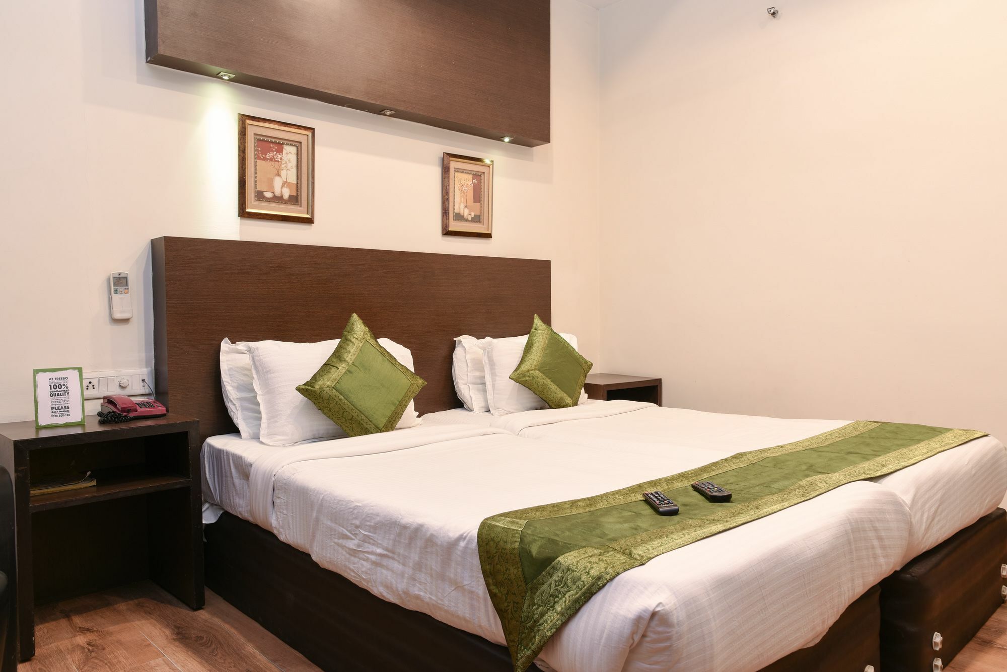 Hotel Treebo Trend Wood Bridge Hyderabad Esterno foto