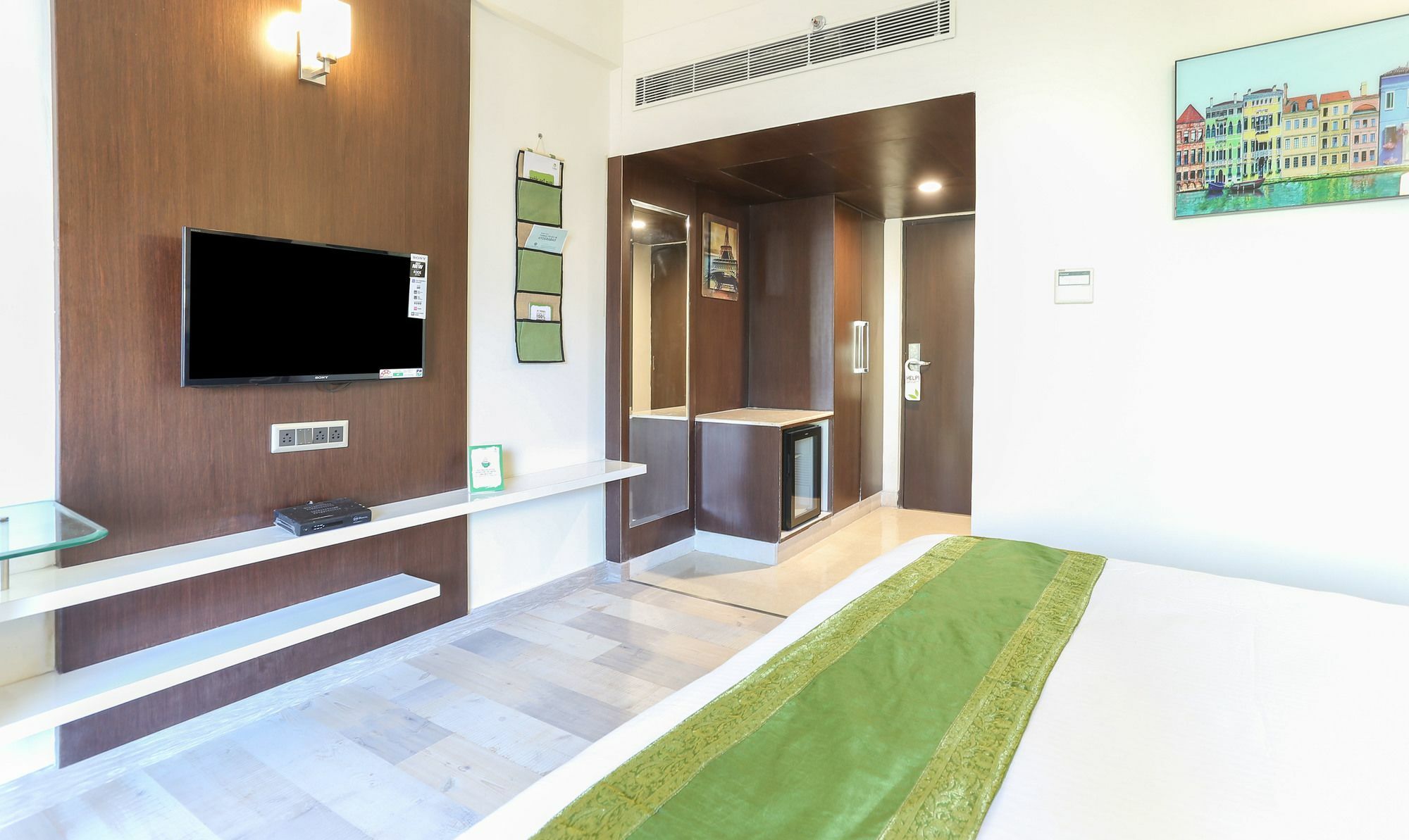 Hotel Treebo Trend Wood Bridge Hyderabad Esterno foto