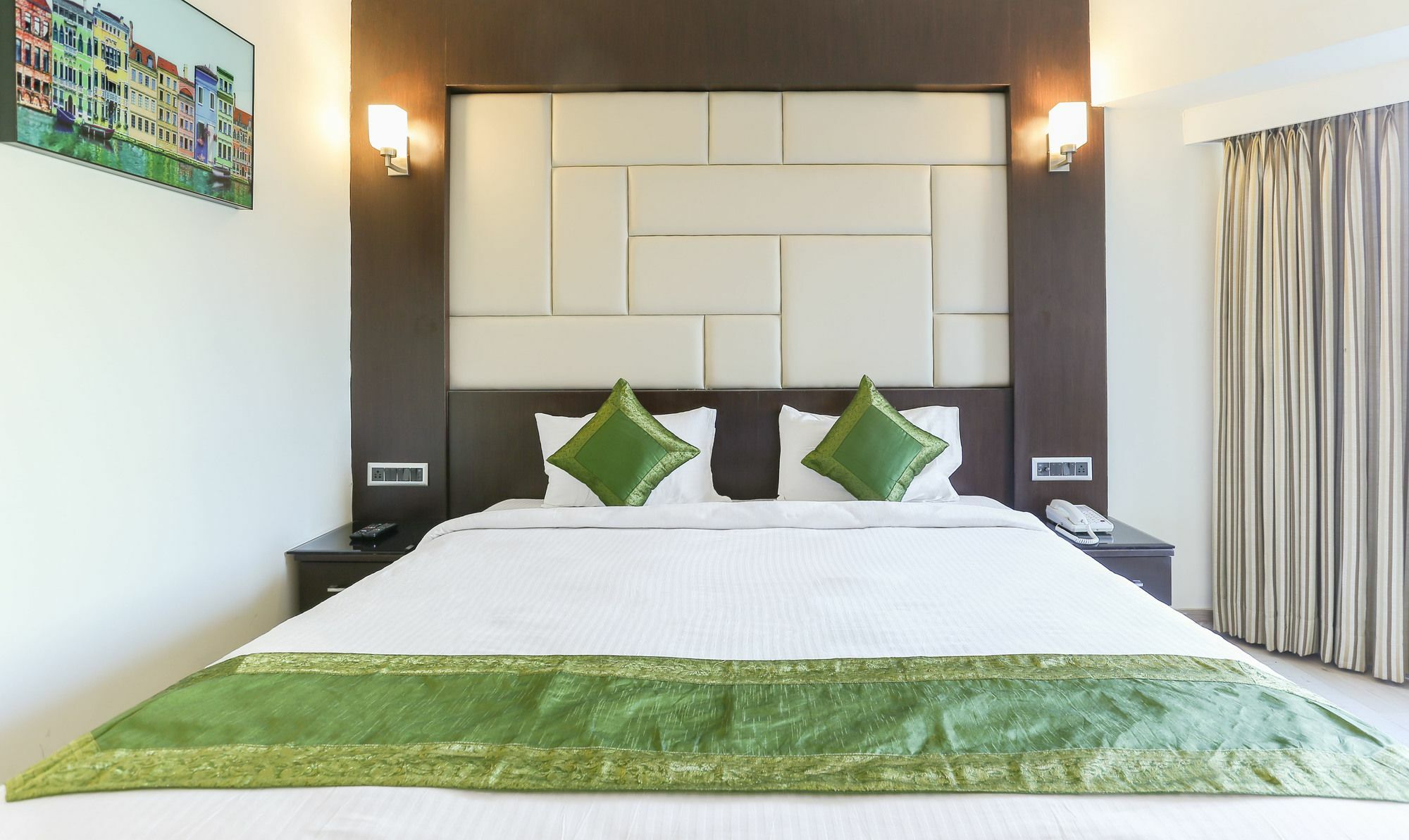 Hotel Treebo Trend Wood Bridge Hyderabad Esterno foto