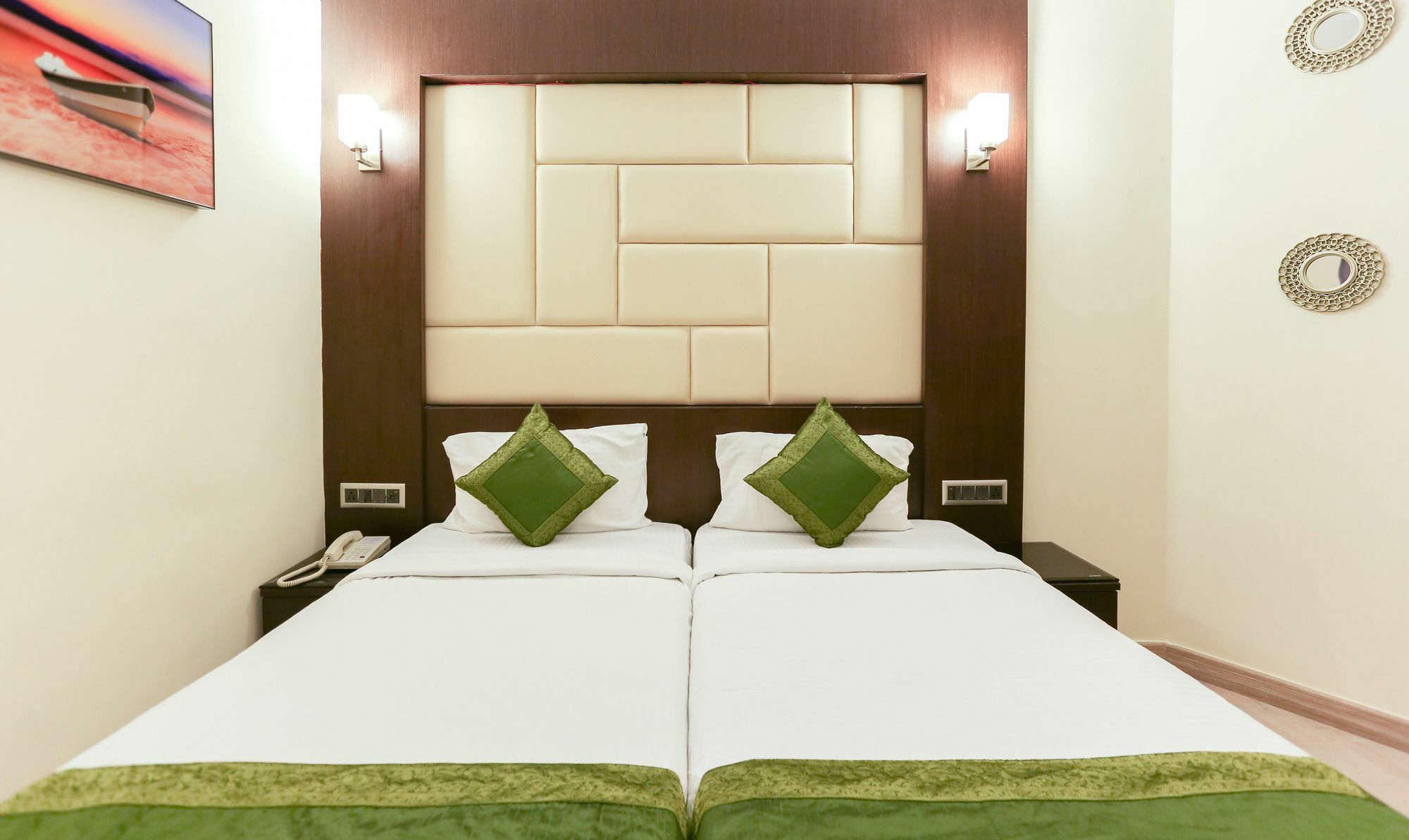 Hotel Treebo Trend Wood Bridge Hyderabad Esterno foto