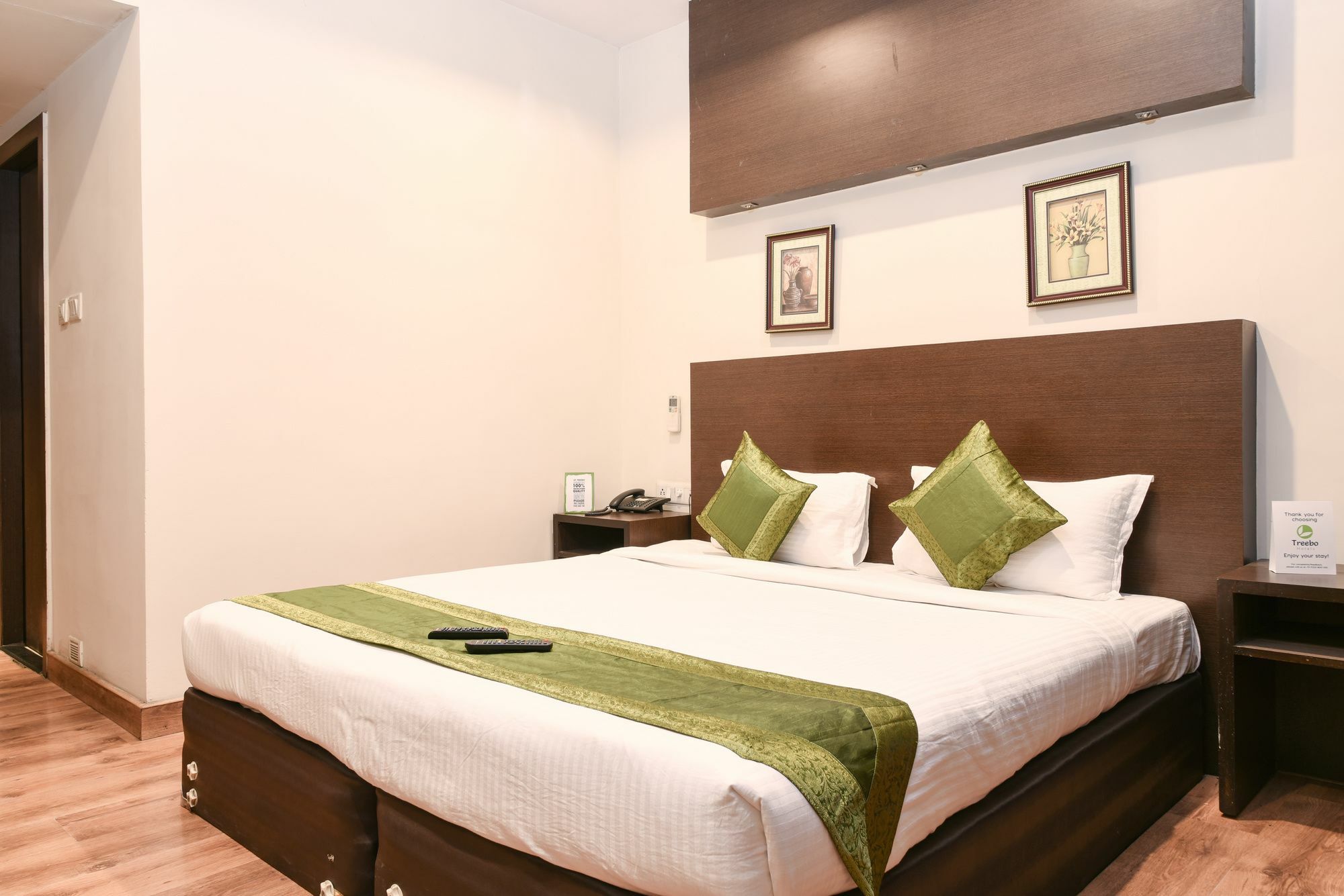 Hotel Treebo Trend Wood Bridge Hyderabad Esterno foto