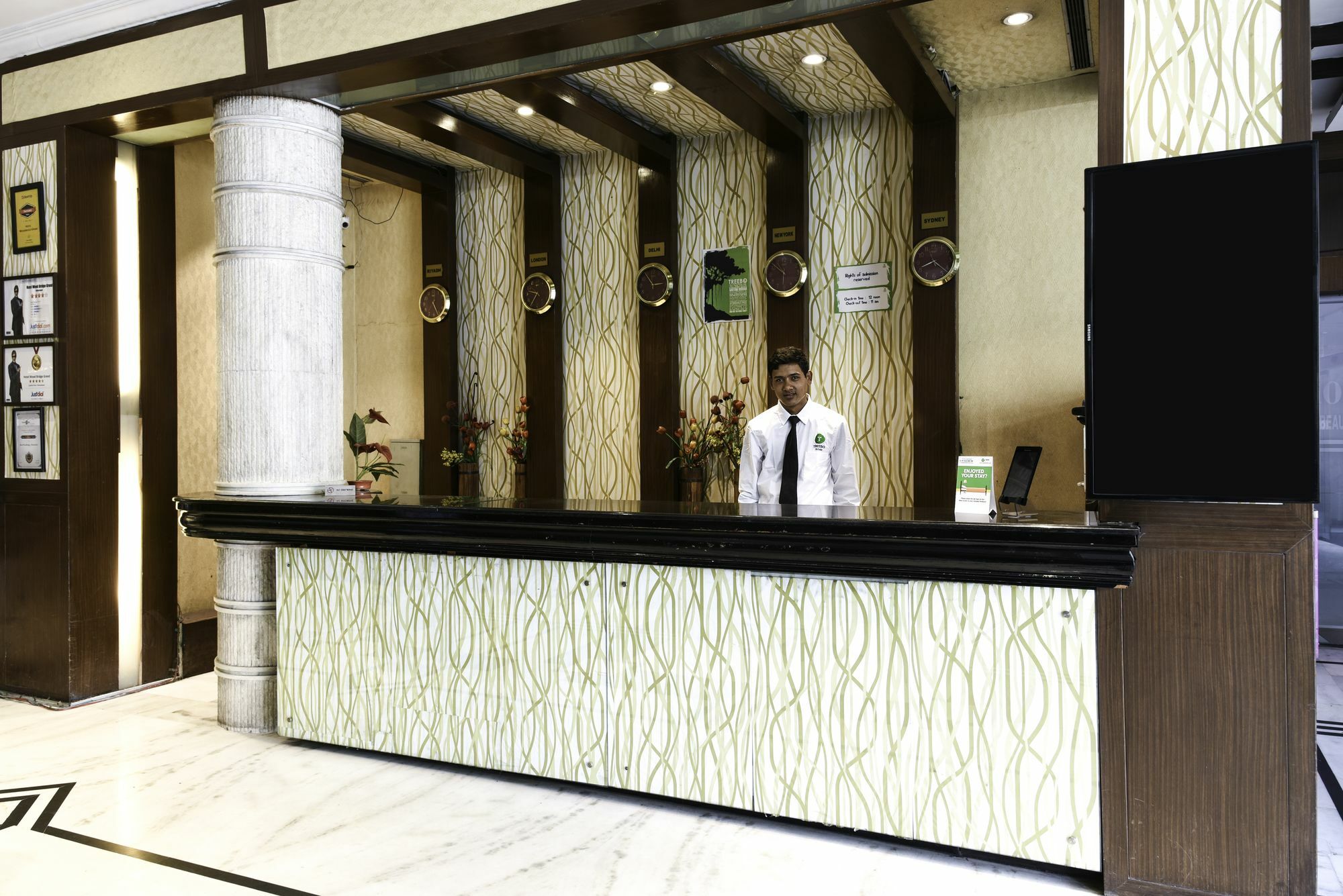 Hotel Treebo Trend Wood Bridge Hyderabad Esterno foto