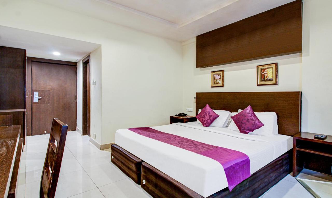 Hotel Treebo Trend Wood Bridge Hyderabad Esterno foto