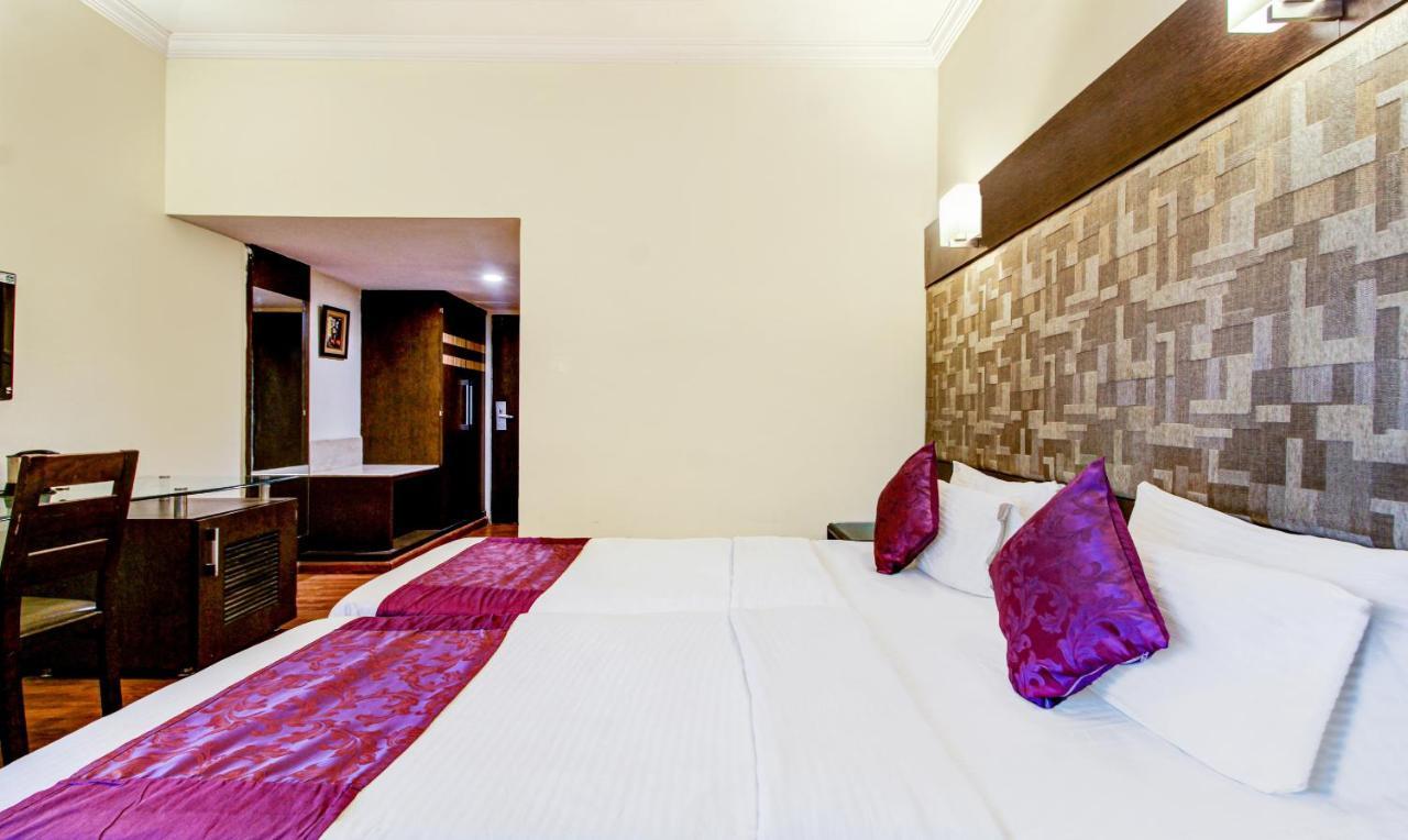 Hotel Treebo Trend Wood Bridge Hyderabad Esterno foto