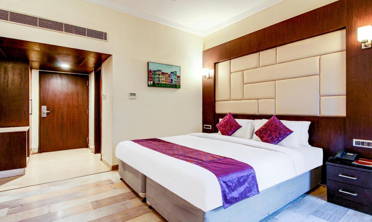 Hotel Treebo Trend Wood Bridge Hyderabad Esterno foto
