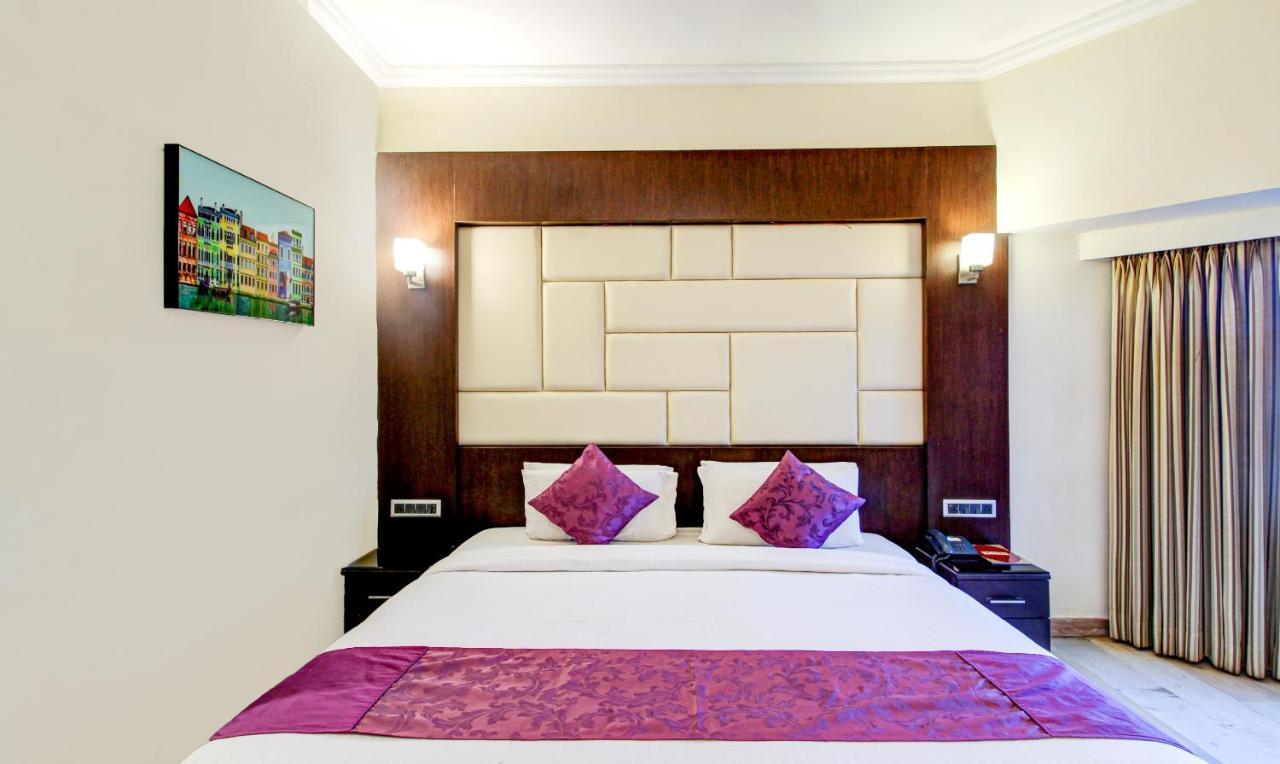 Hotel Treebo Trend Wood Bridge Hyderabad Esterno foto